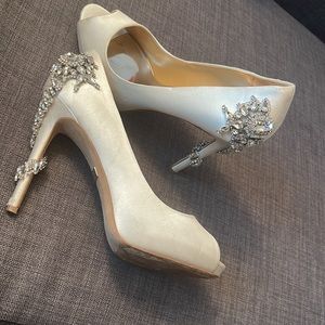 Badgley Mishka peep toe jewel wrap around heels 9